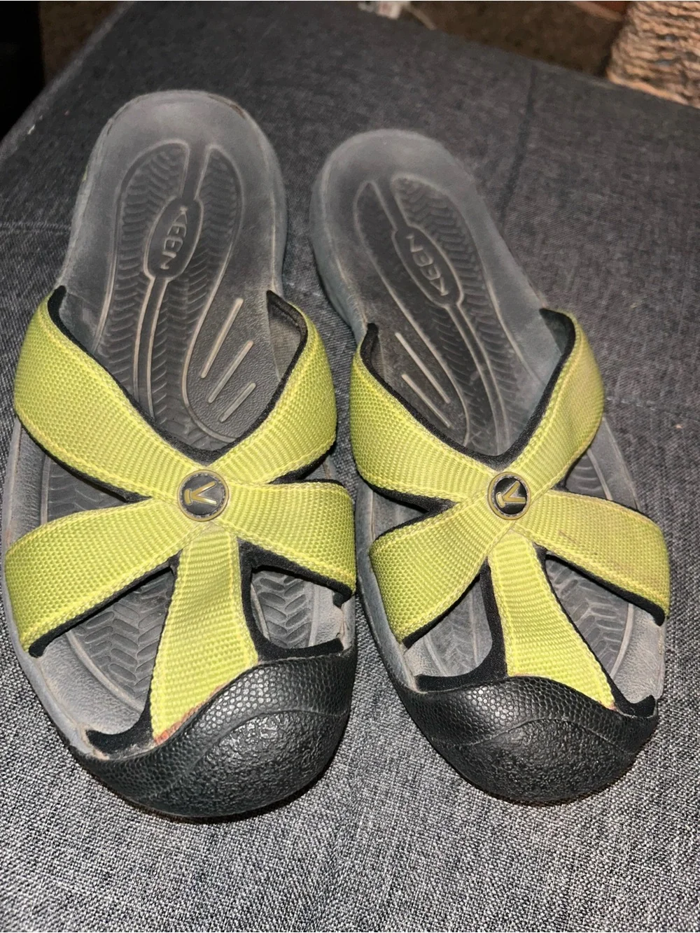 50%offw❤️Keen Bali Slip-On Crisscross Strap Toe Guard Women Green Slide Sandal 8